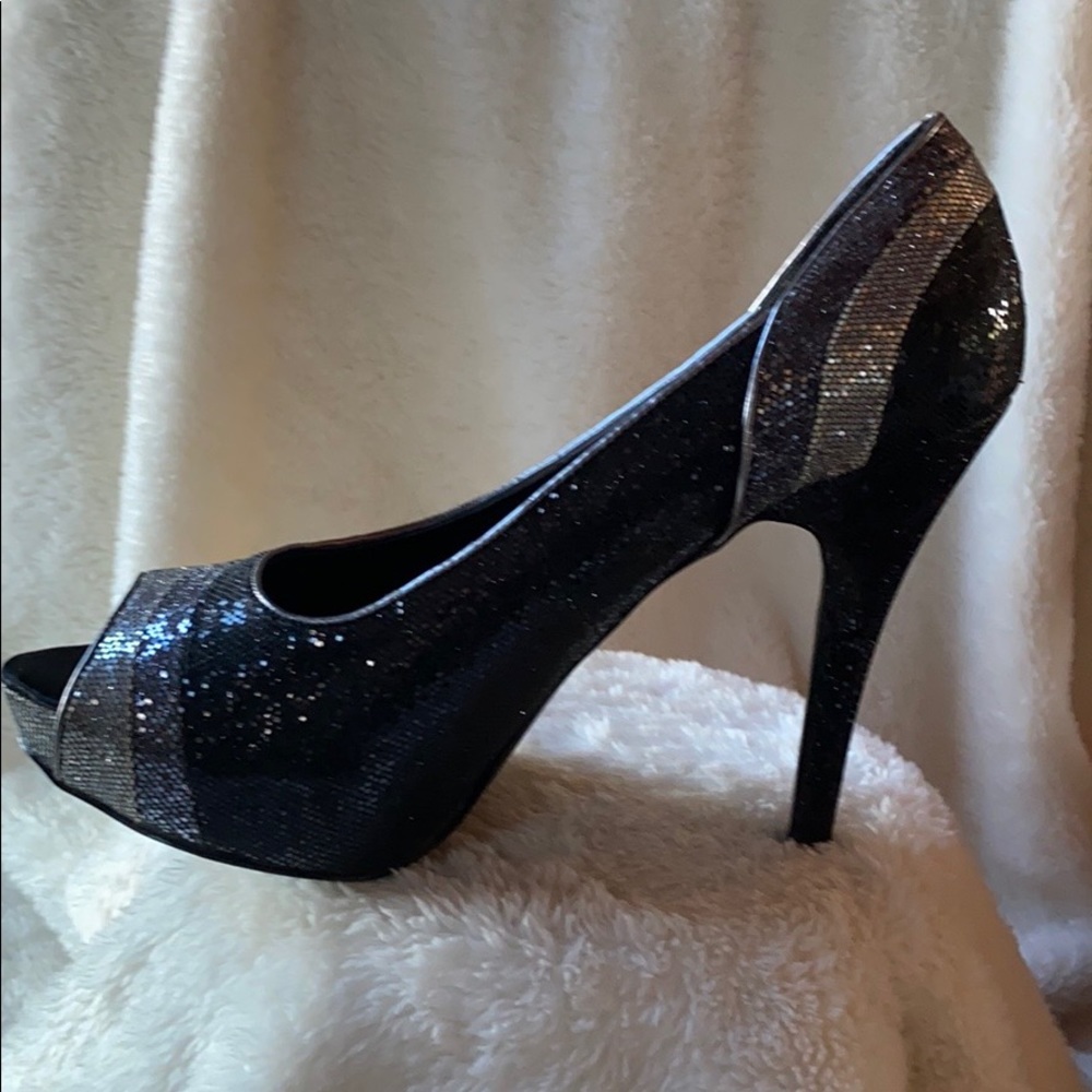 High heels - Picture 2 of 5